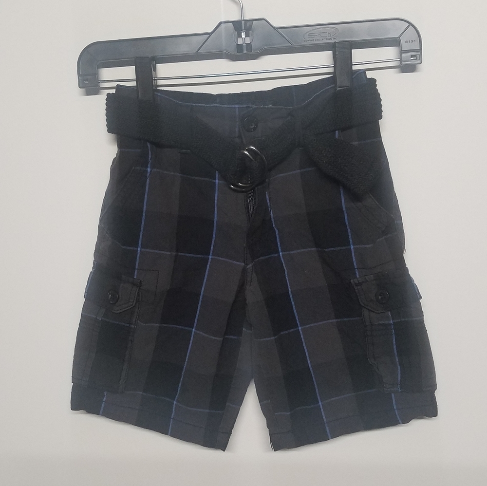 Boys Airwalk Shorts Size 8 👍